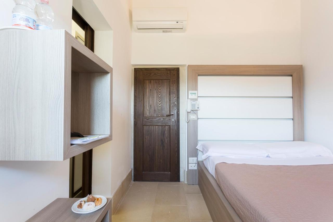 Antico Convento Dei Cappuccini Hotel Ragusa Buitenkant foto